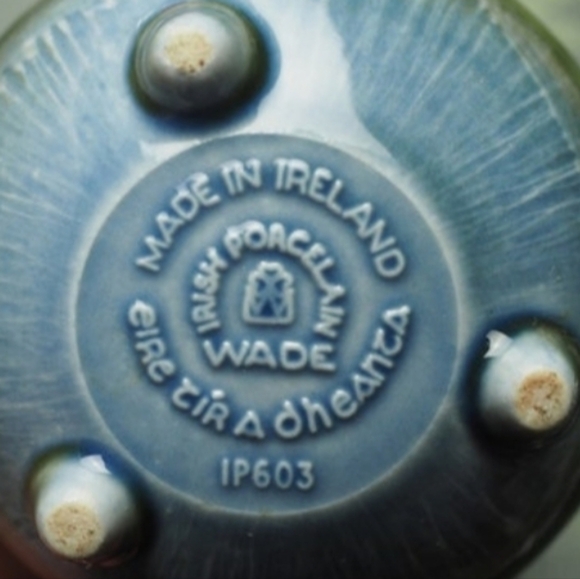 Vintage Irish Wade Porcelain Cauldron Pot and Plate - Picture 4 of 6